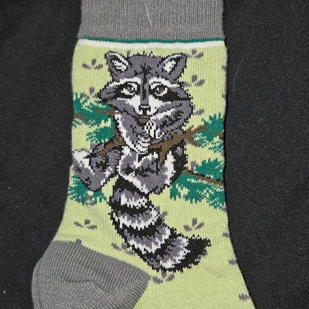 Polar Graphics Raccoon Socks Childs Sz. 5-7 NWT